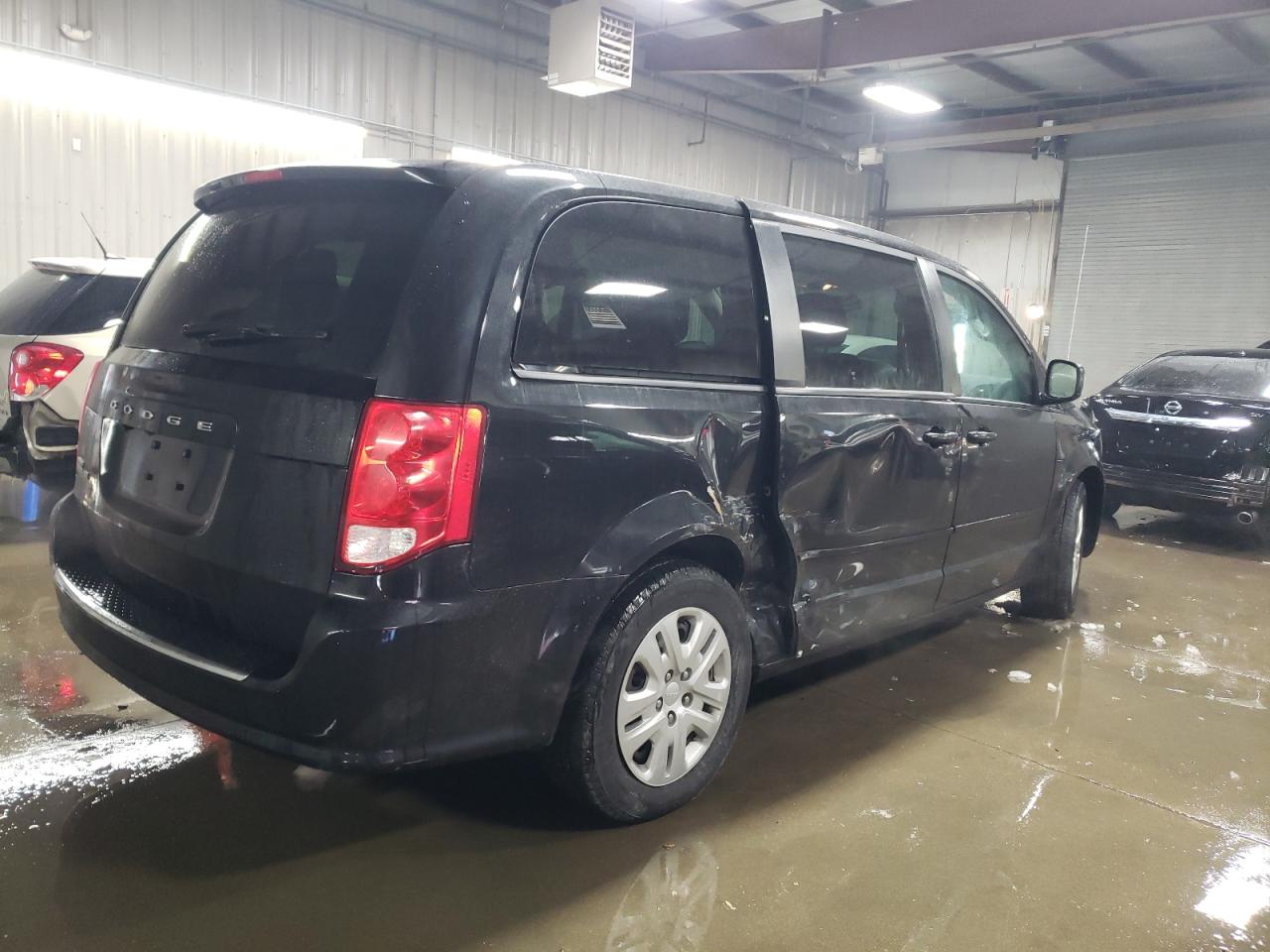 2017 Dodge Caravan - Image 3