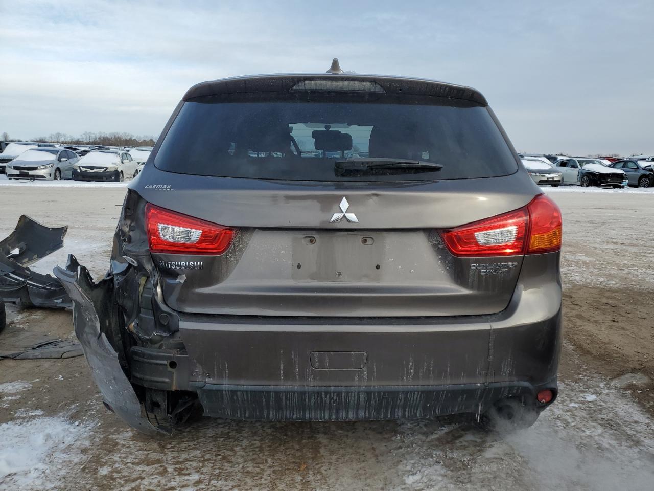 2017 Mitsubishi Outlander - Image 6
