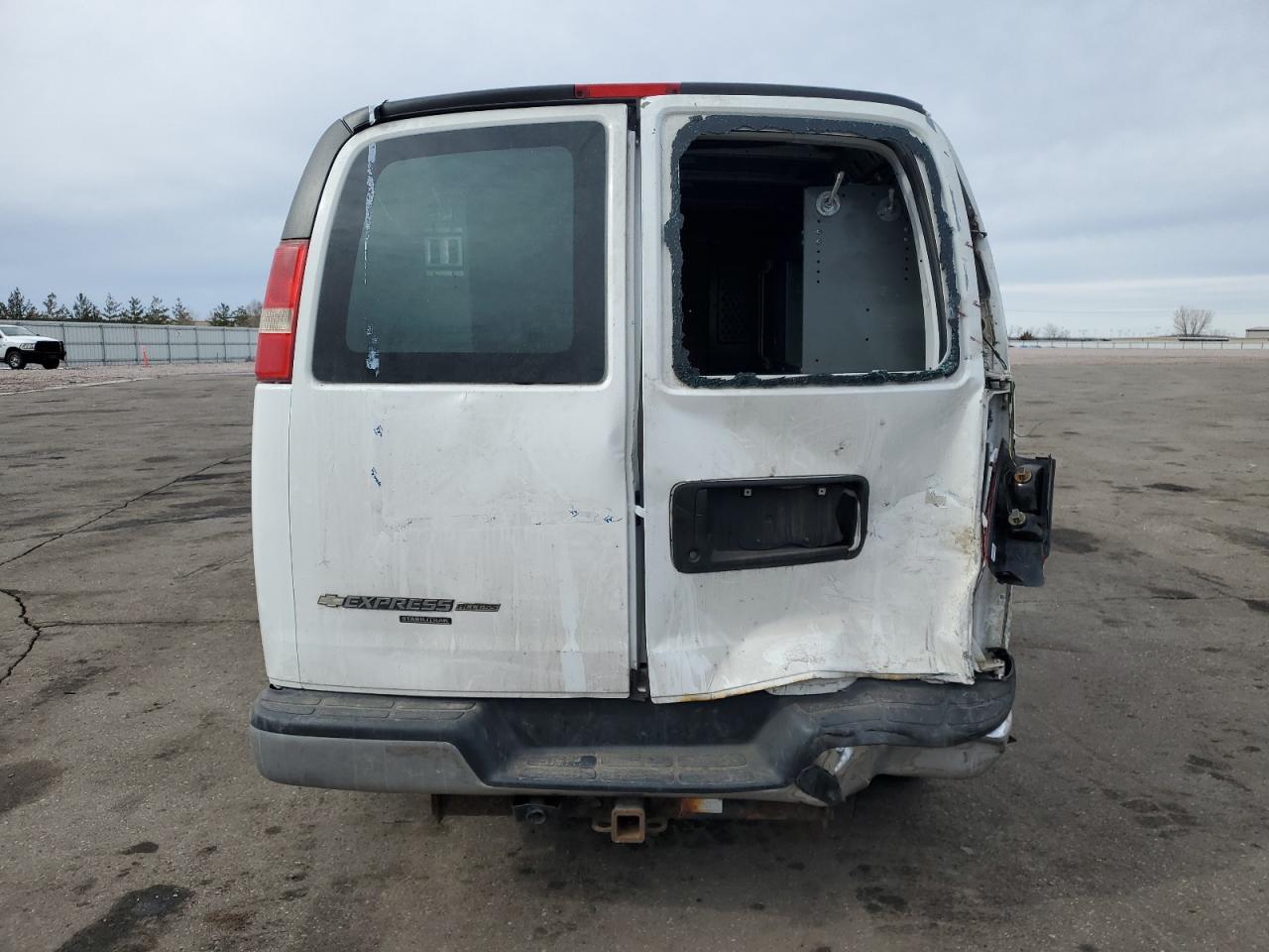2012 Chevrolet Express - Image 6