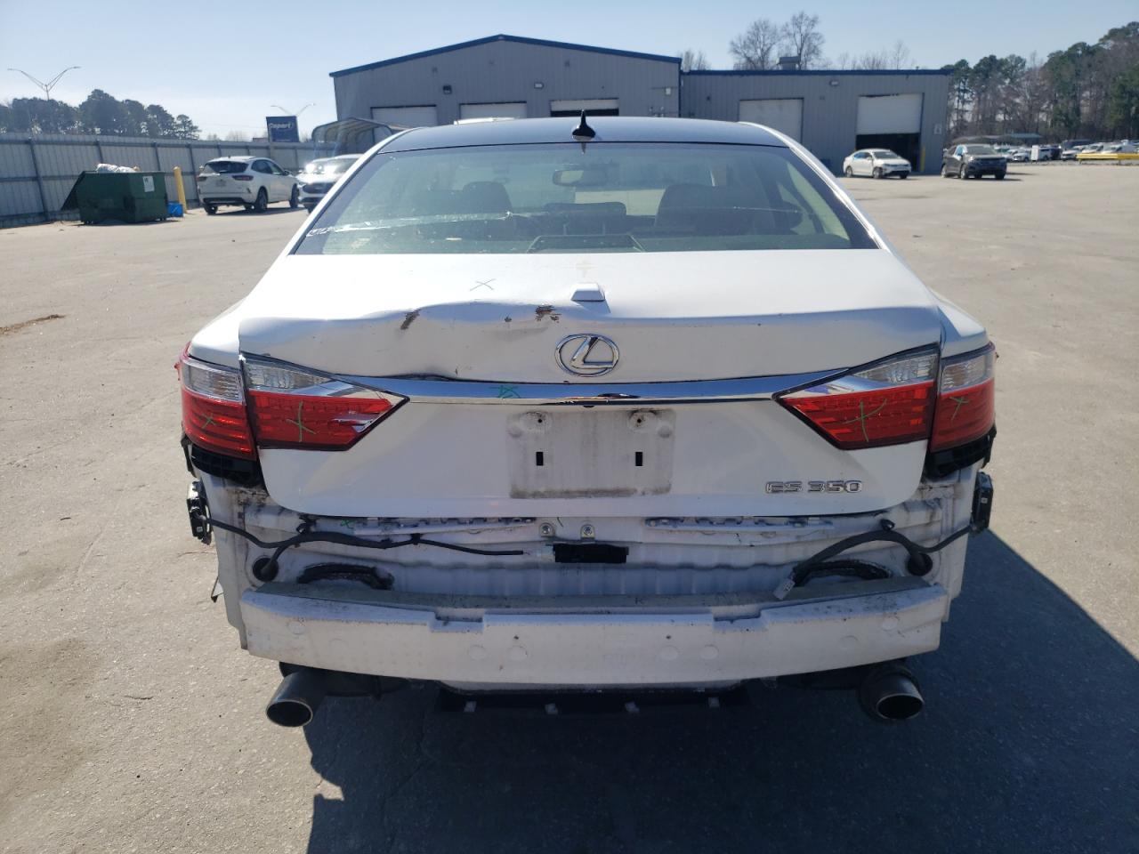 2015 Lexus ES - Image 6