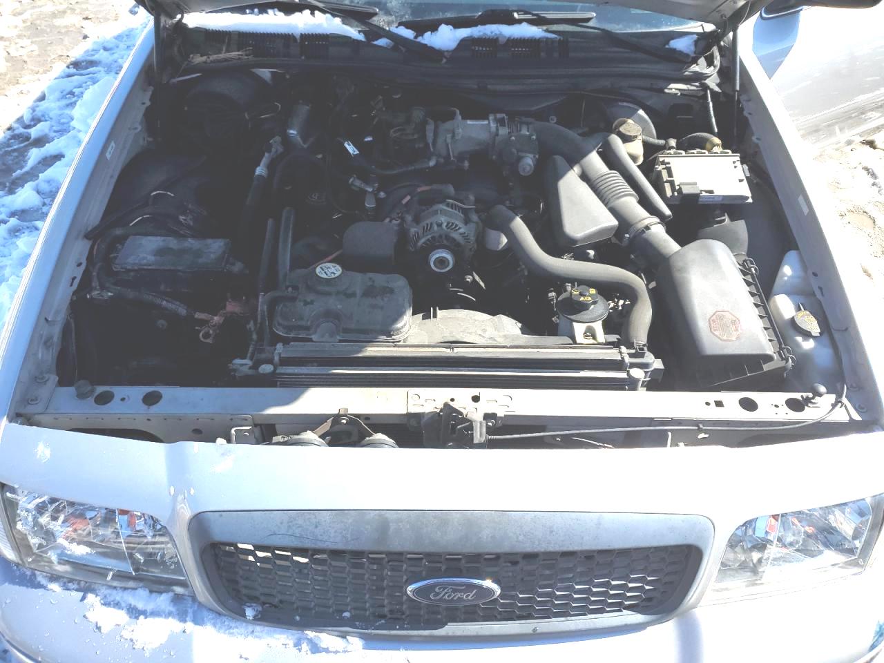 2006 Ford Crown Victoria - Image 11