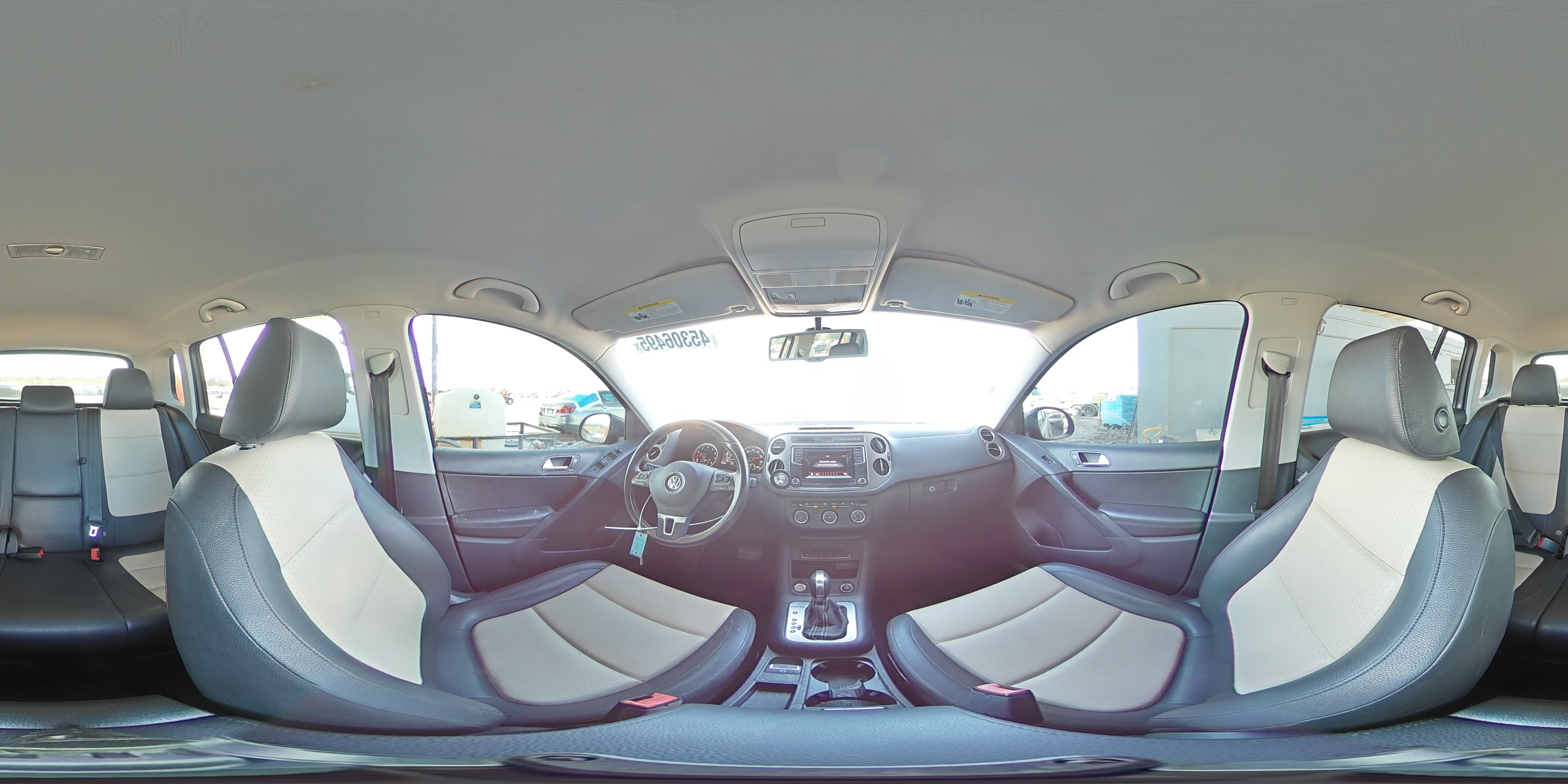 2016 Volkswagen Tiguan - Image 14