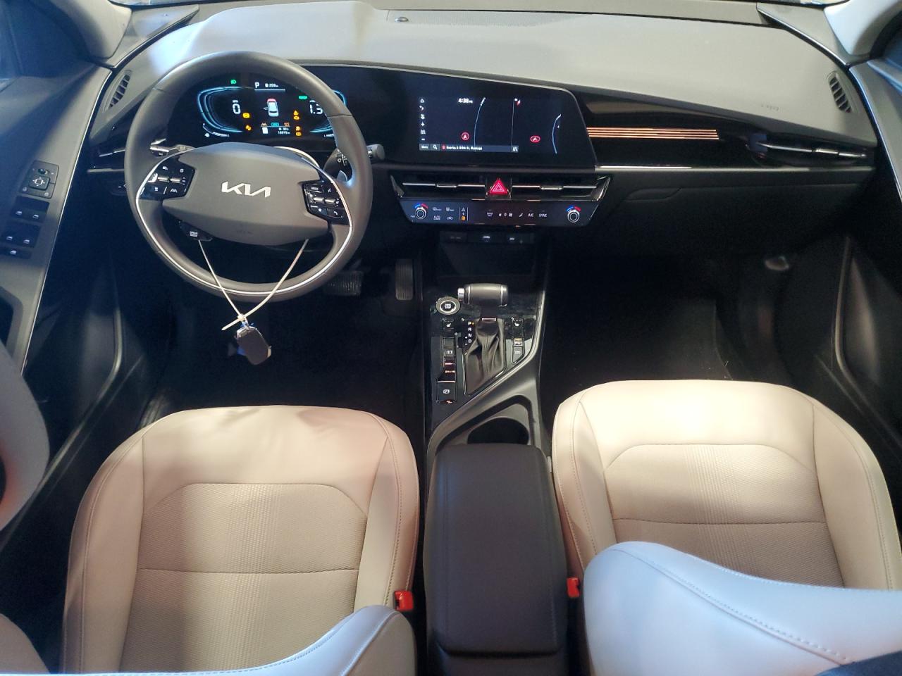 2023 Kia Niro - Image 8