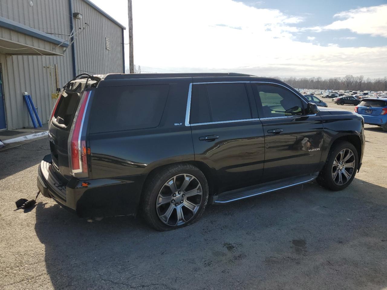 2015 GMC Yukon - Image 3
