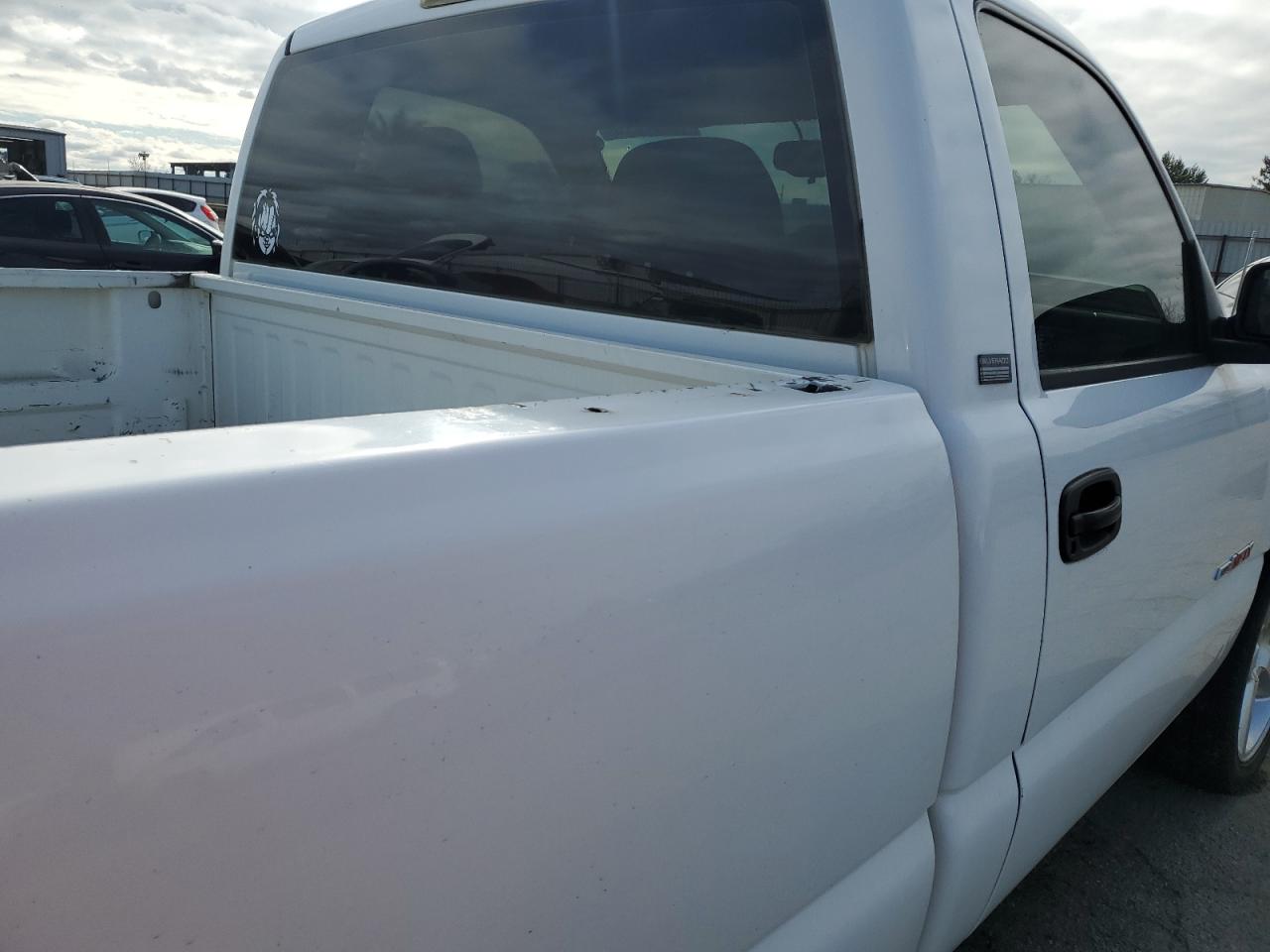 2005 Chevrolet Silverado - Image 10