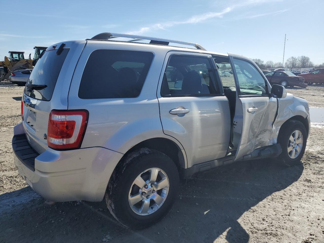 2011 Ford Escape - Image 3