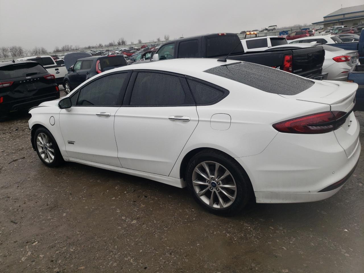 3FA6P0SU8HR184935 FORD FUSION 2017