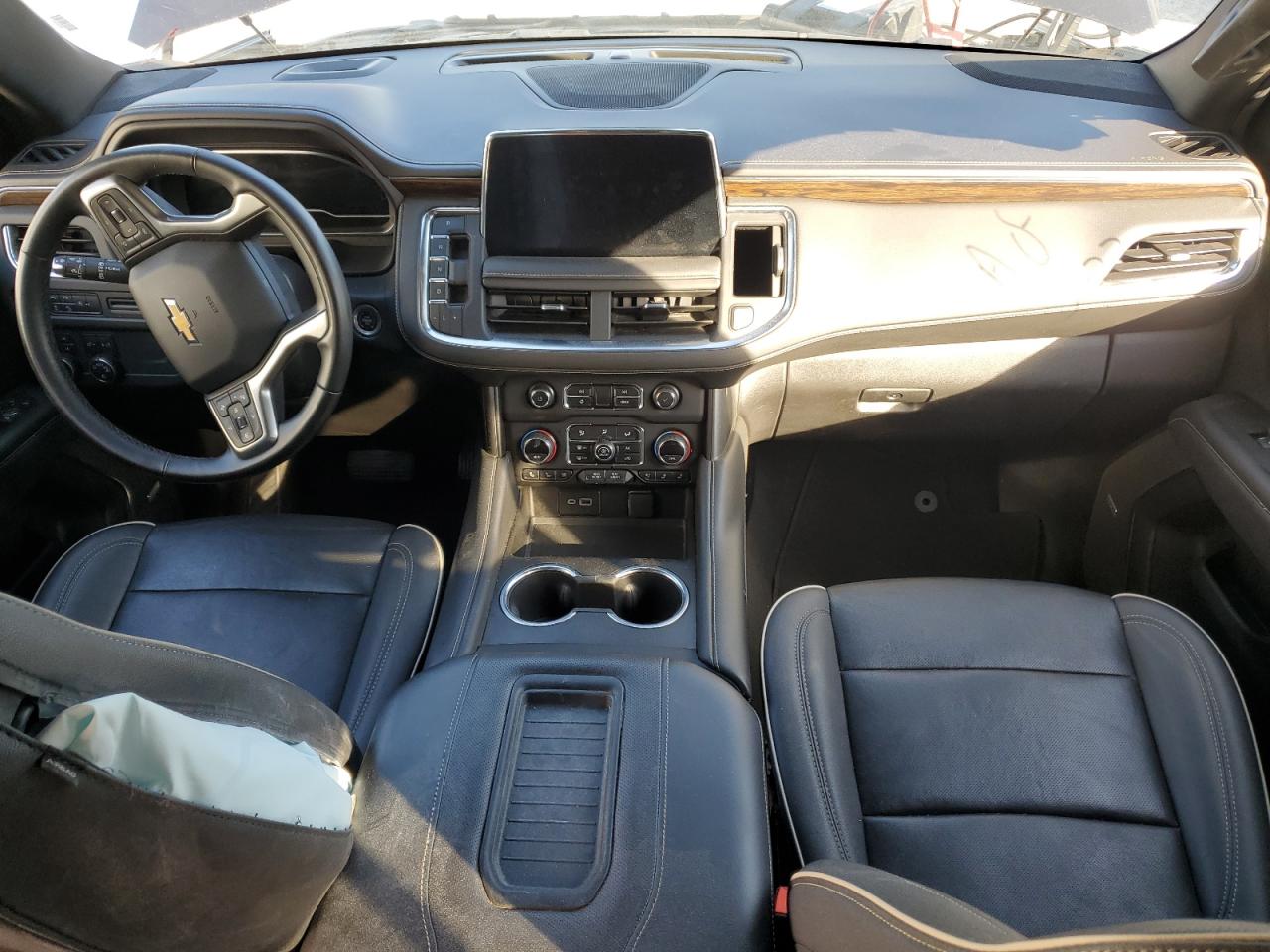2023 Chevrolet Suburban - Image 8
