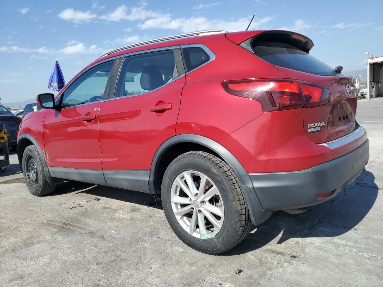 JN1BJ1CP4JW164583 NISSAN ROGUE 2018