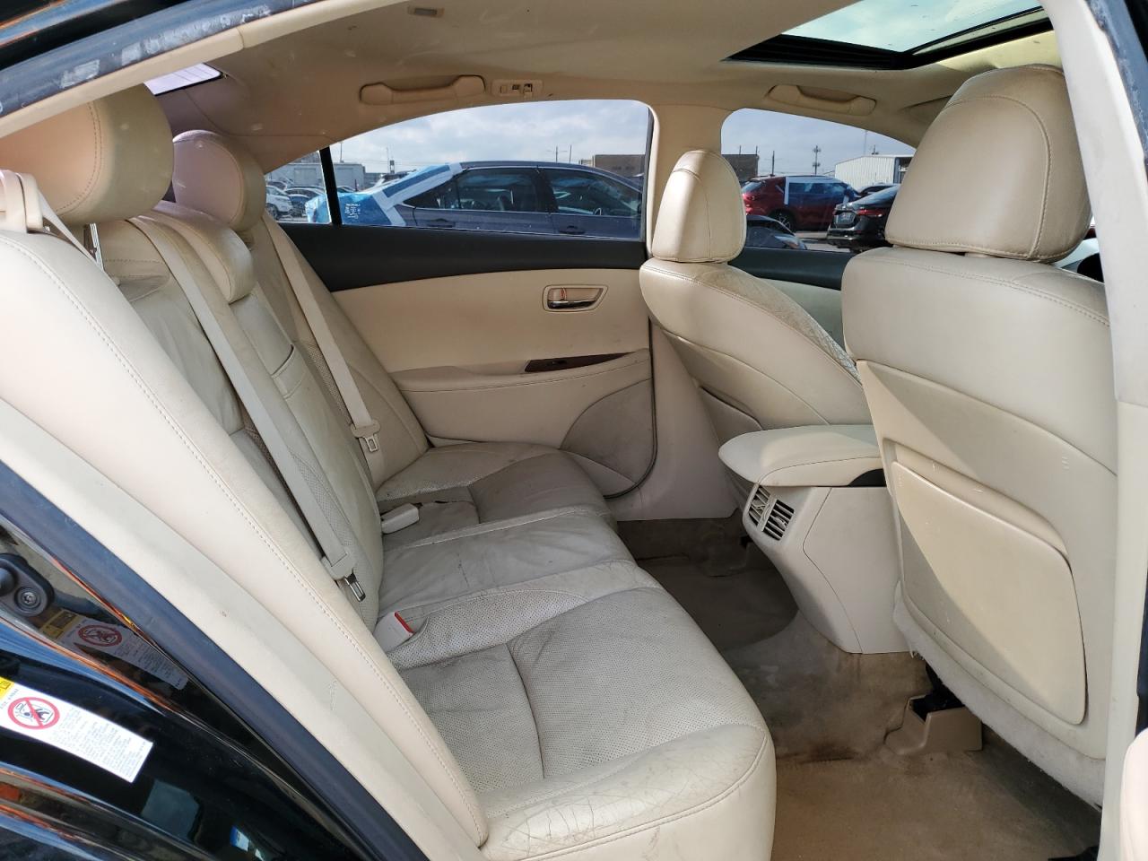 2010 Lexus ES - Image 10