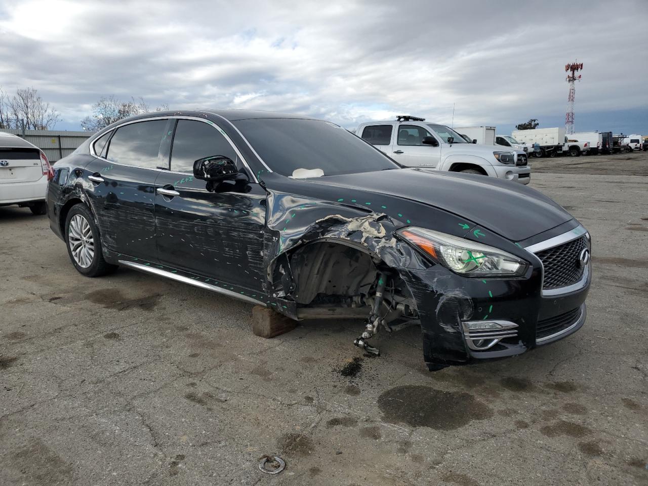 2015 Infiniti Q70 - Image 4