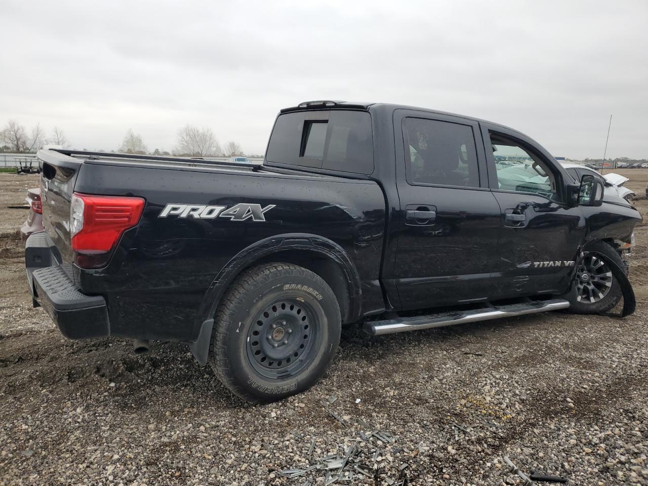 1N6AA1E58JN523036 NISSAN TITAN 2018