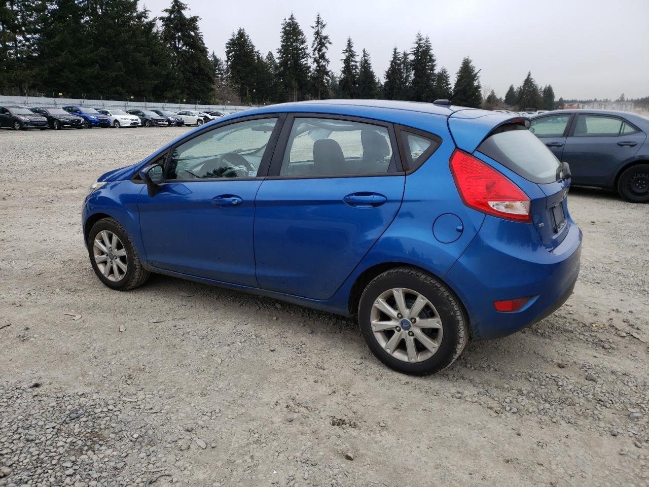 2011 Ford Fiesta - Image 2