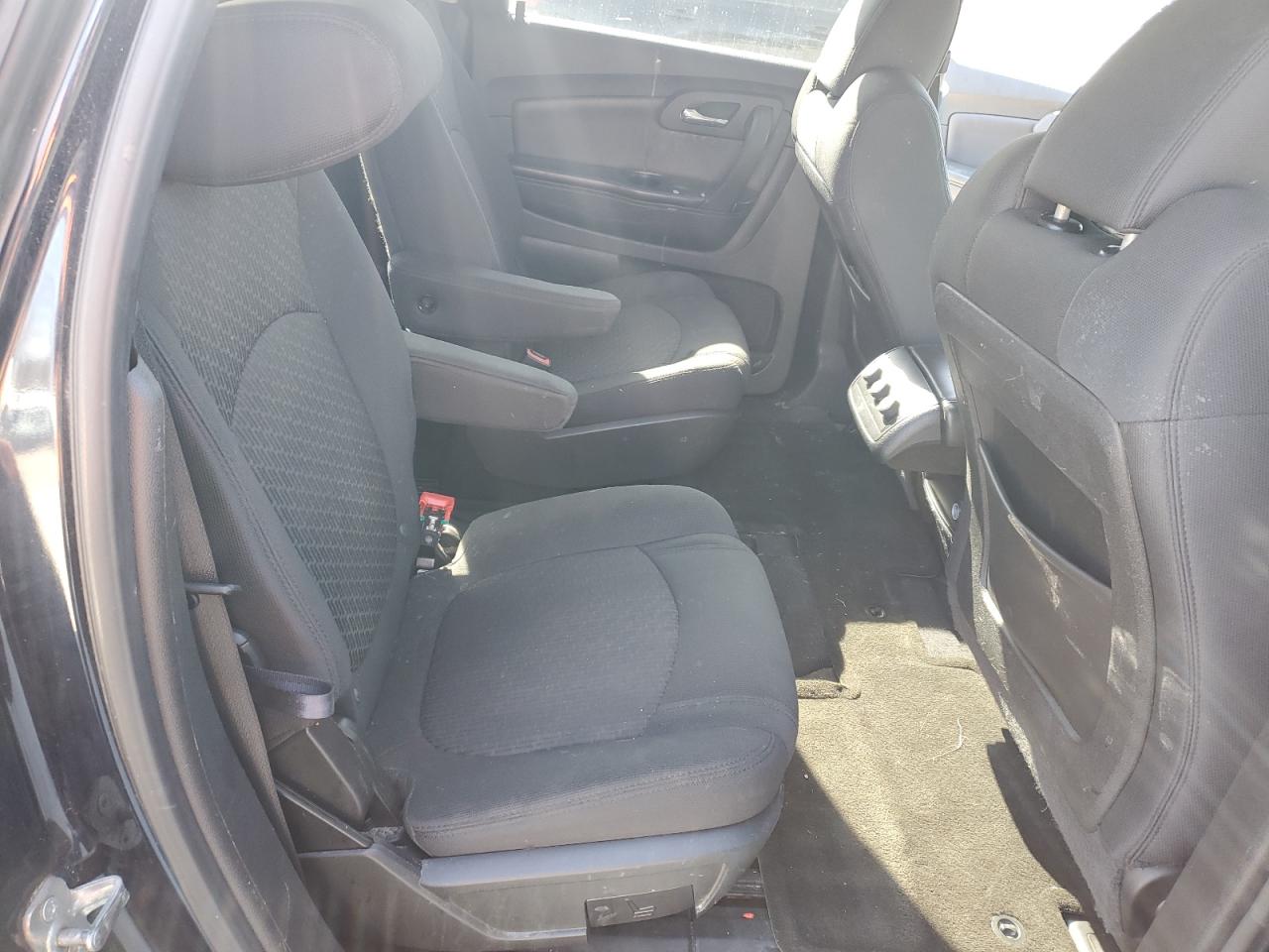 2011 Chevrolet Traverse - Image 12
