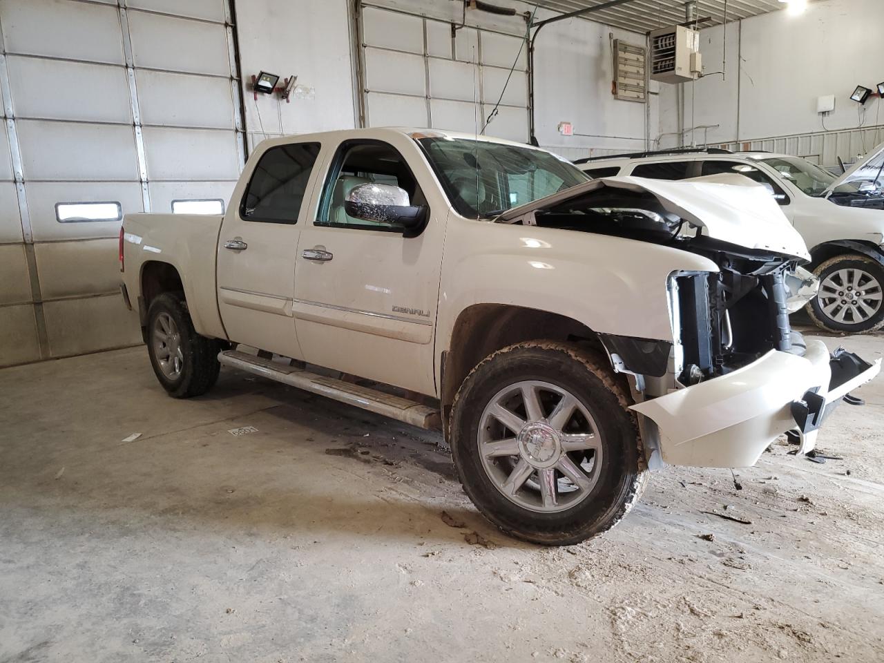2013 GMC Sierra - Image 4
