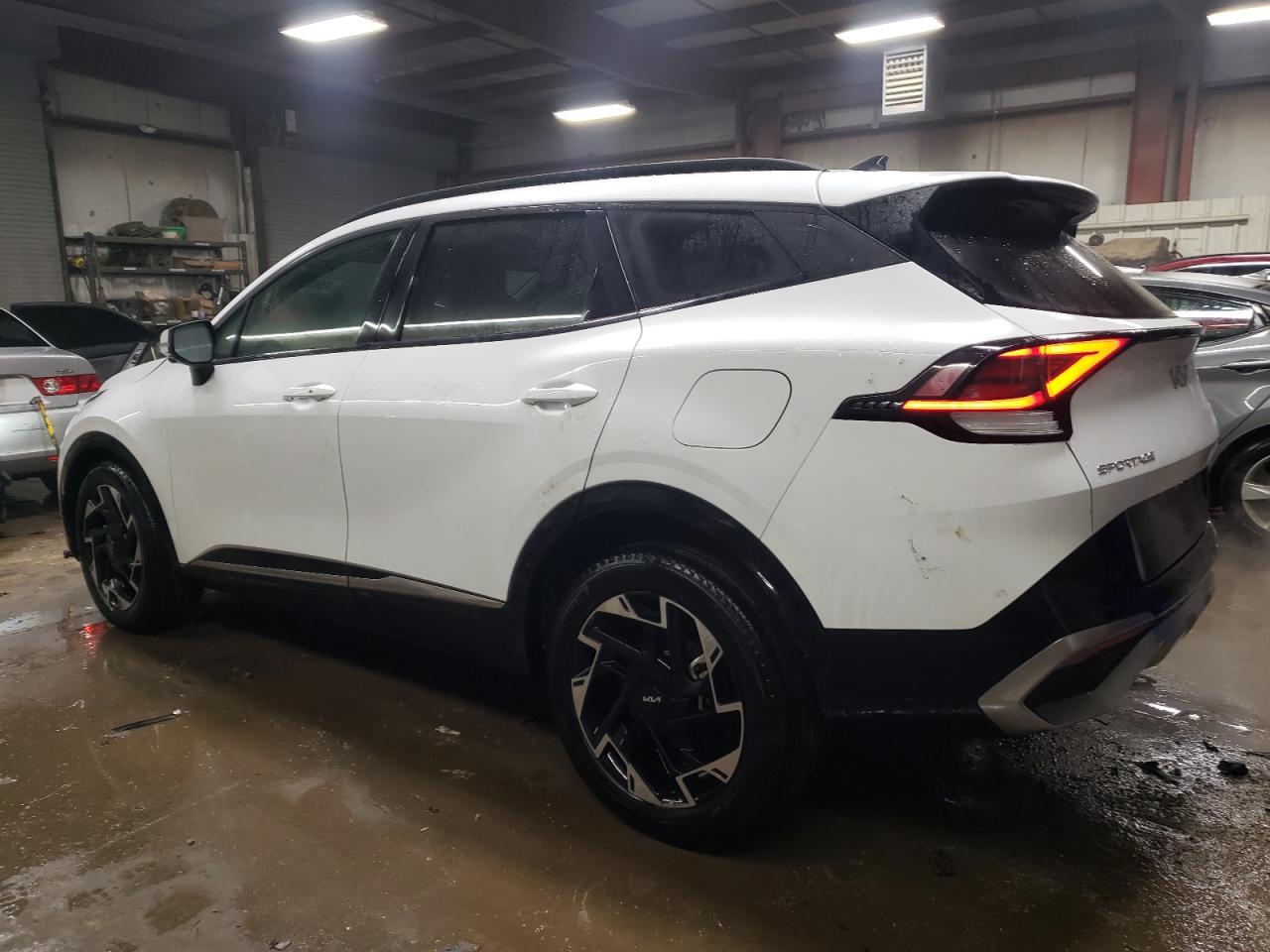 2024 Kia Sportage - Image 2