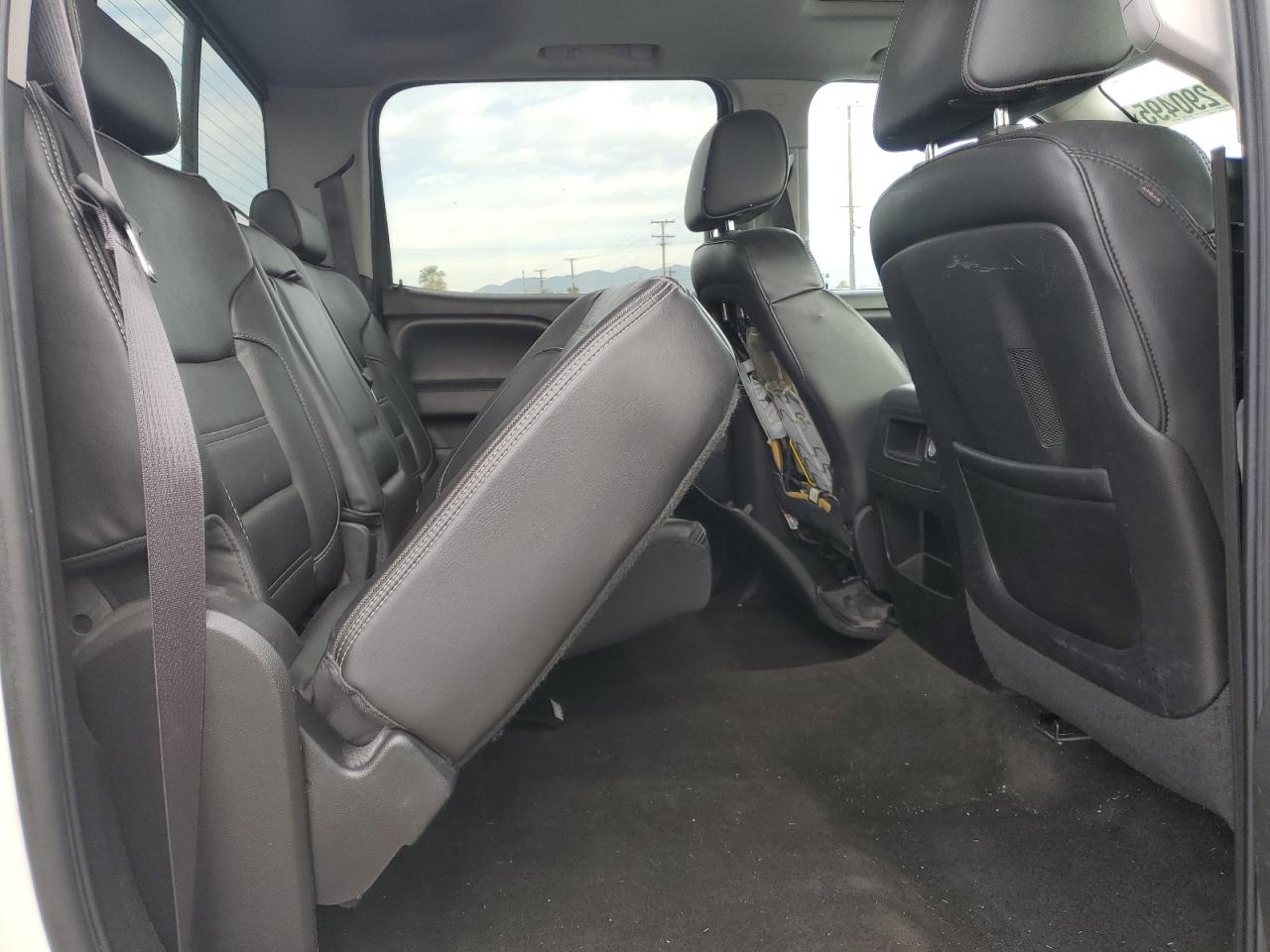 2015 GMC Sierra - Image 11