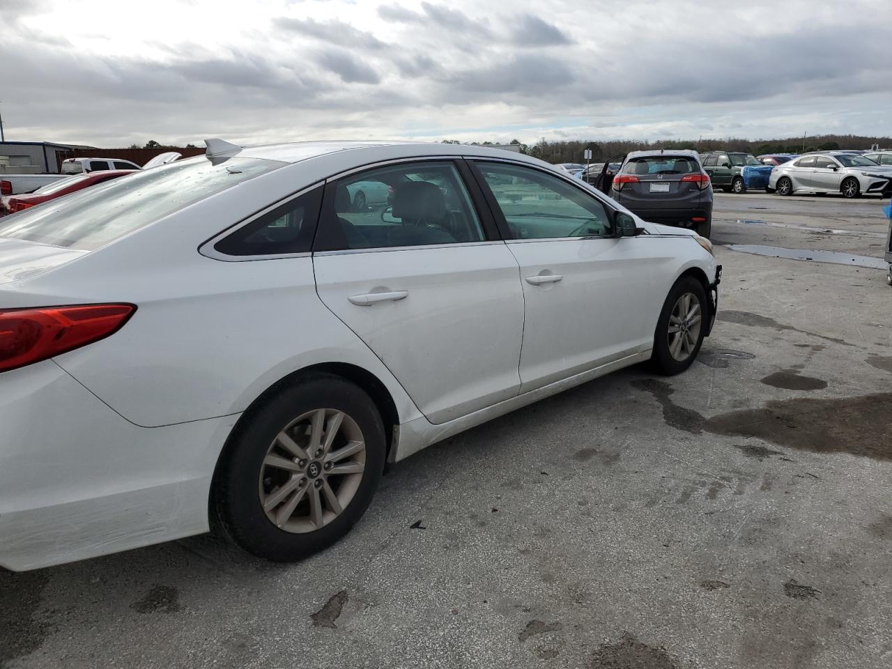 2016 Hyundai Sonata - Image 3
