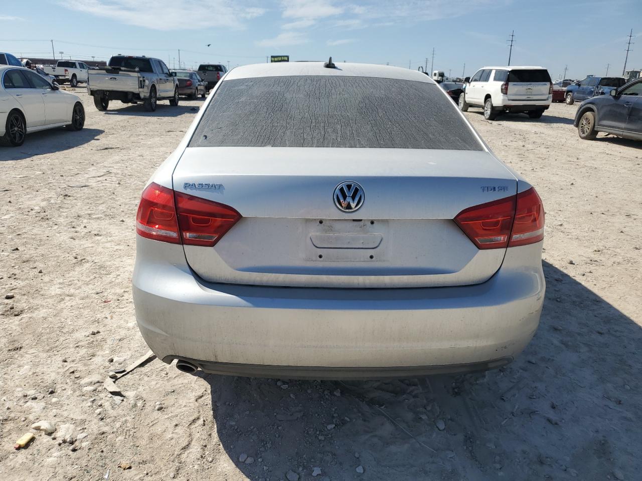2014 Volkswagen Passat - Image 6