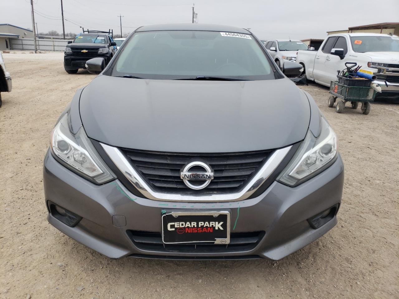 2017 Nissan Altima - Image 5