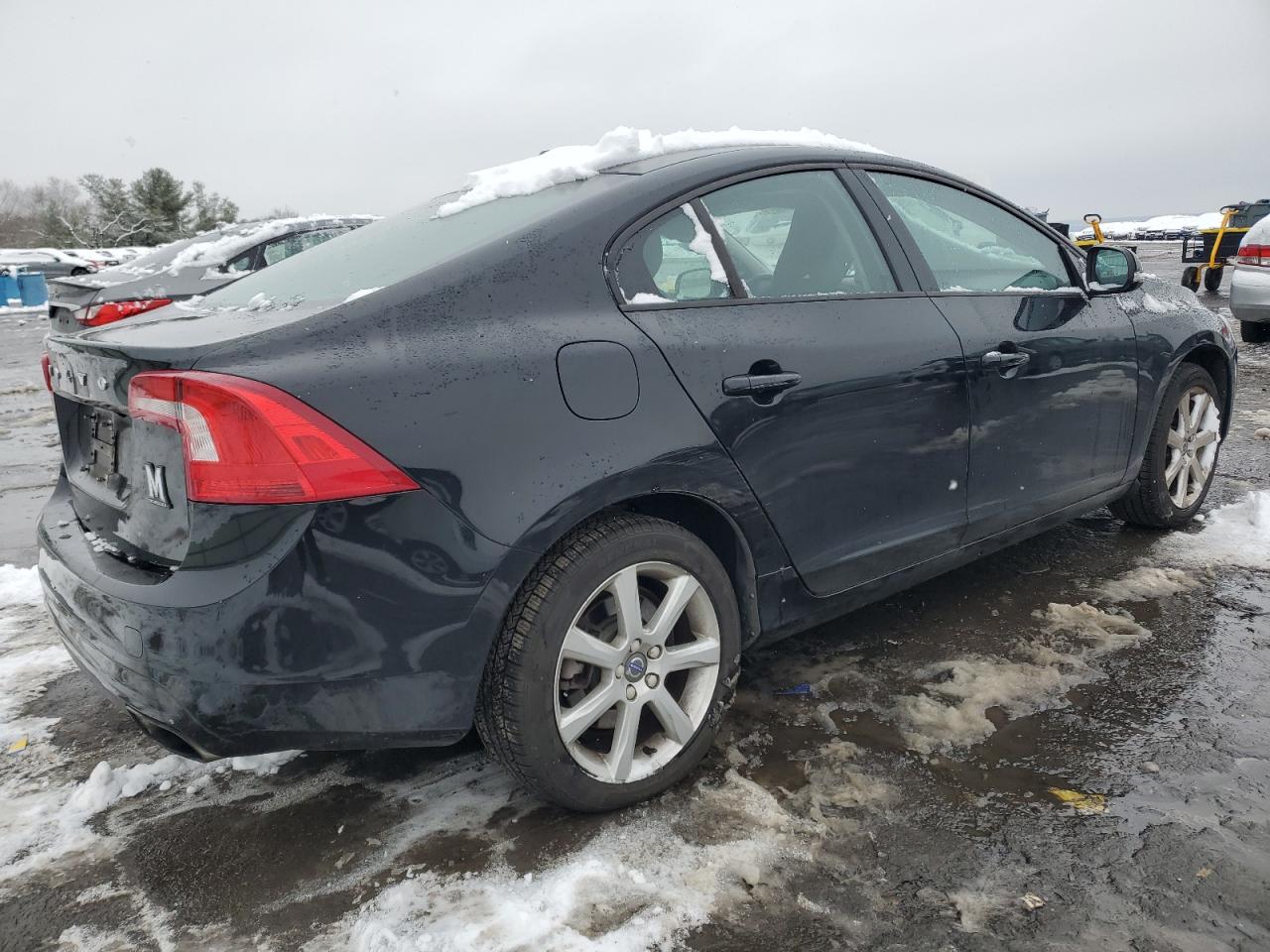 2016 Volvo S60 - Image 3
