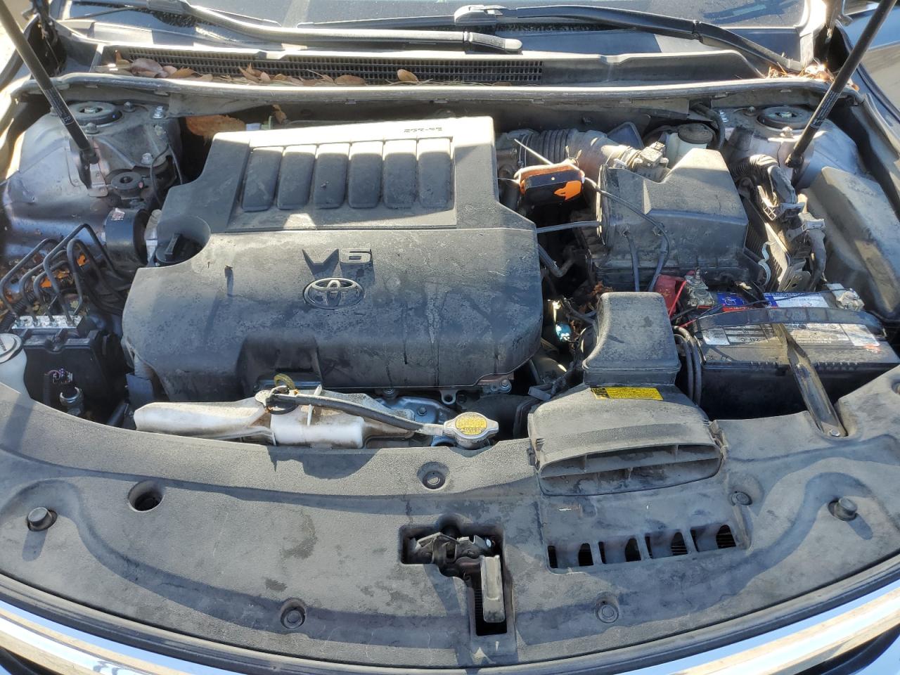 2013 Toyota Avalon - Image 12