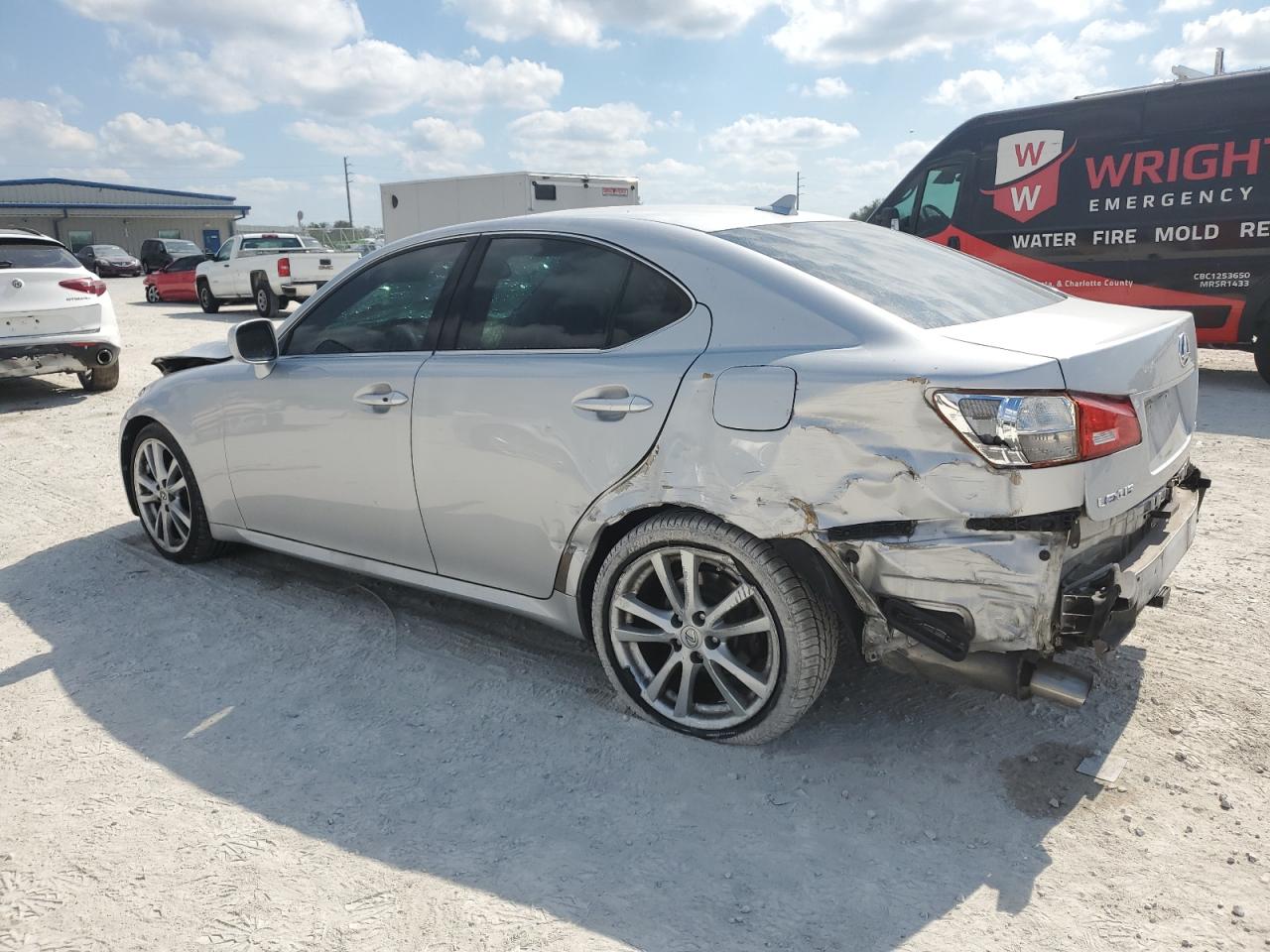 2007 Lexus IS - Image 2