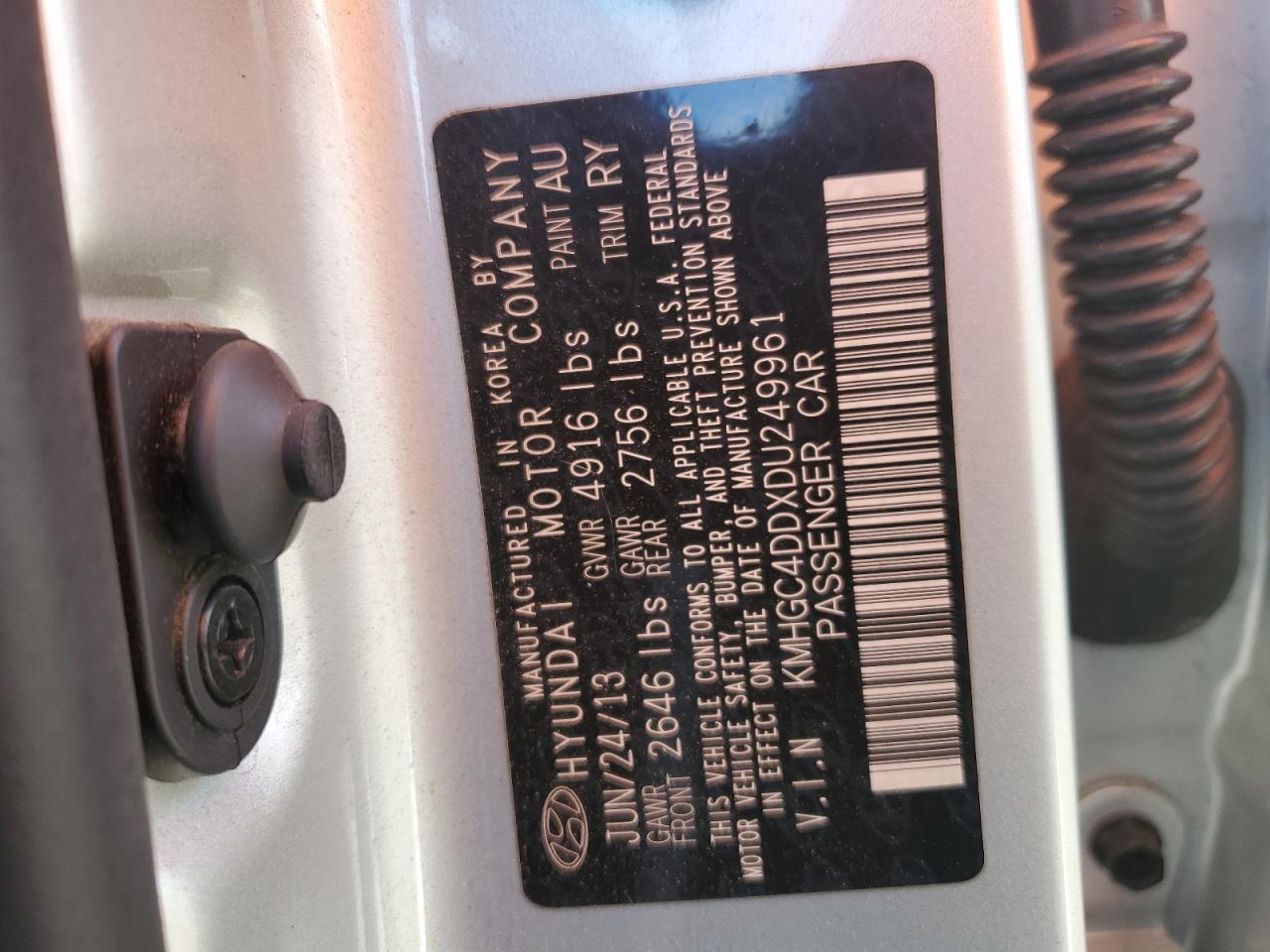 2013 Hyundai Genesis - Image 14