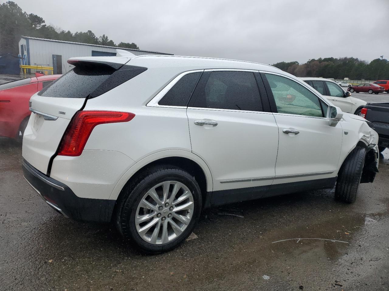 2017 Cadillac XT5 - Image 3