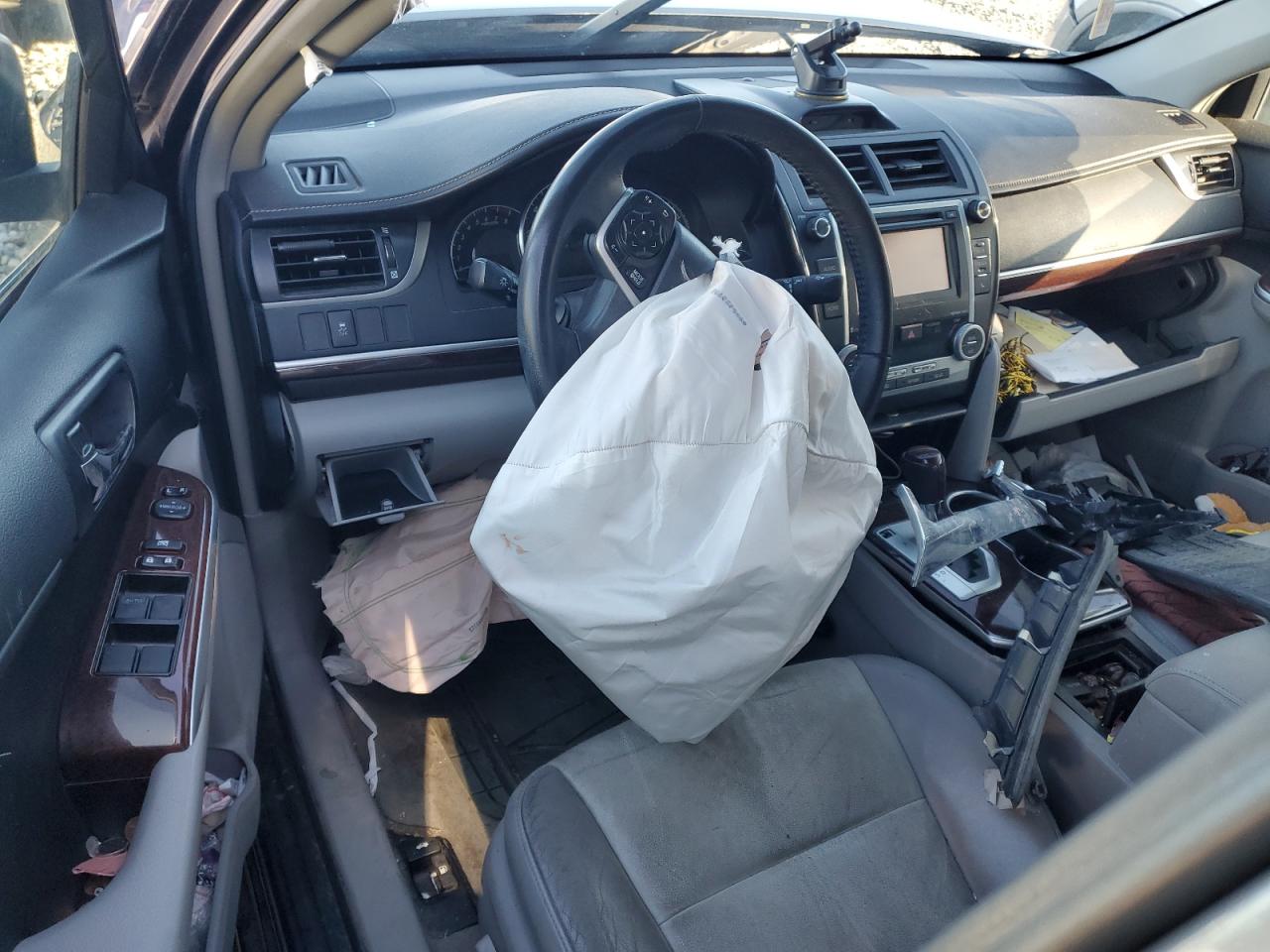 2014 Toyota Camry - Image 8