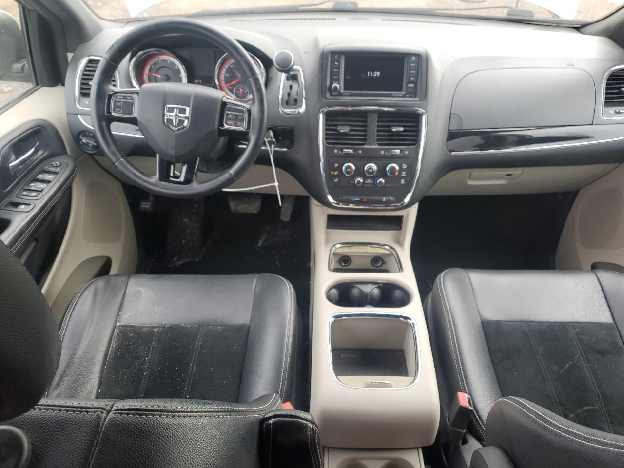 2018 Dodge Caravan - Image 8