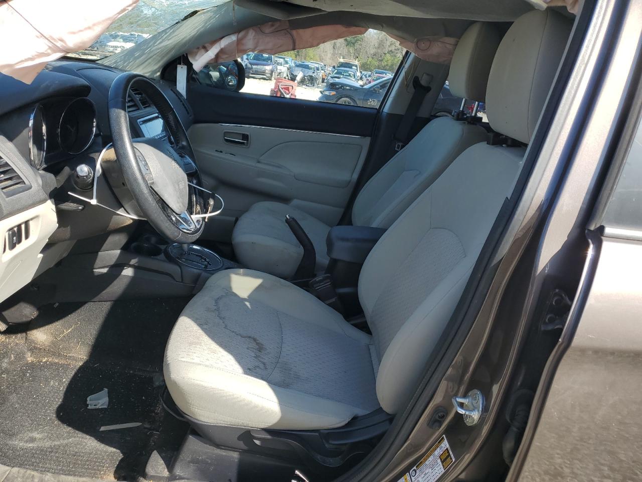 2017 Mitsubishi Outlander - Image 7