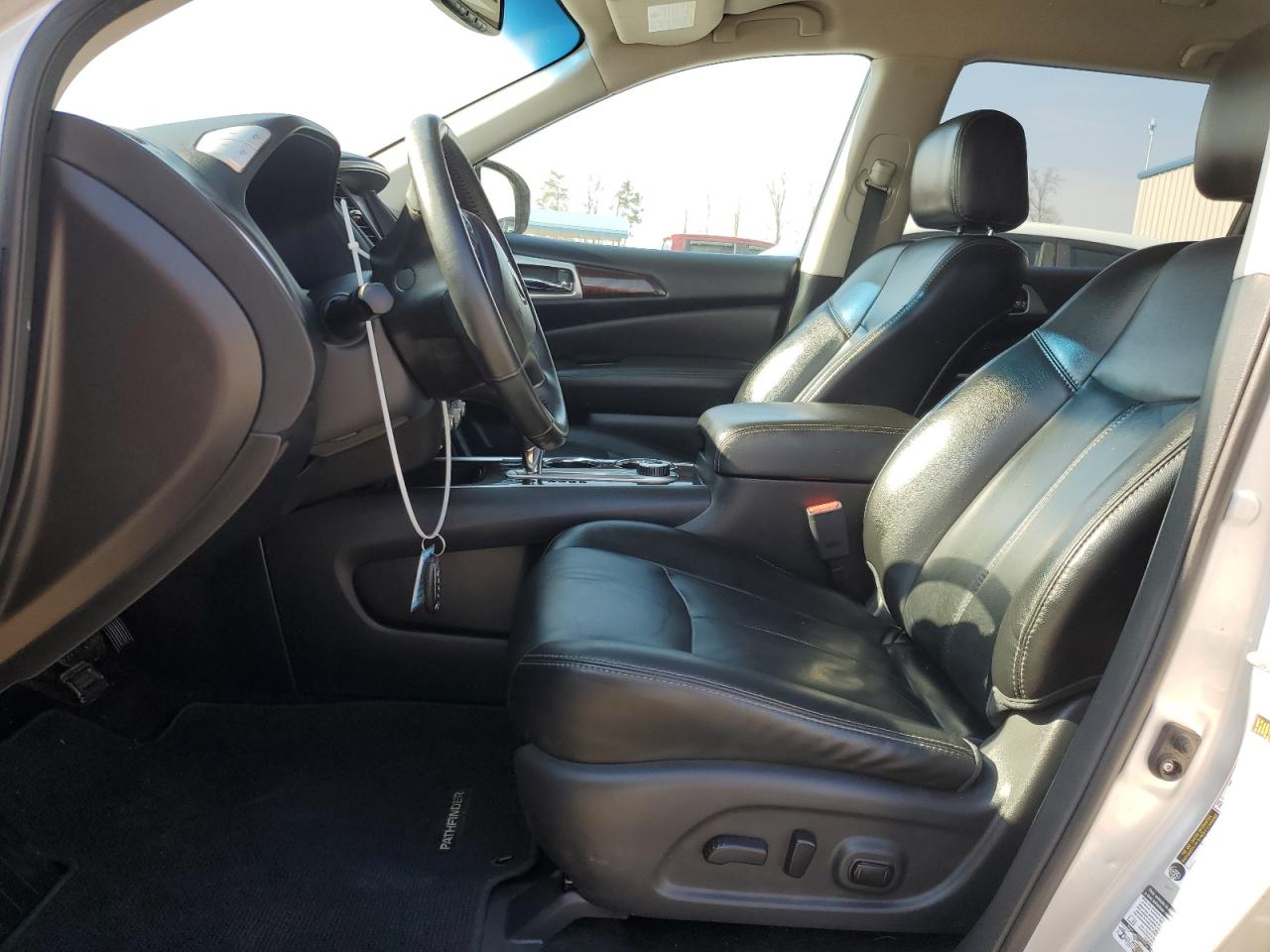 2015 Nissan Pathfinder - Image 7
