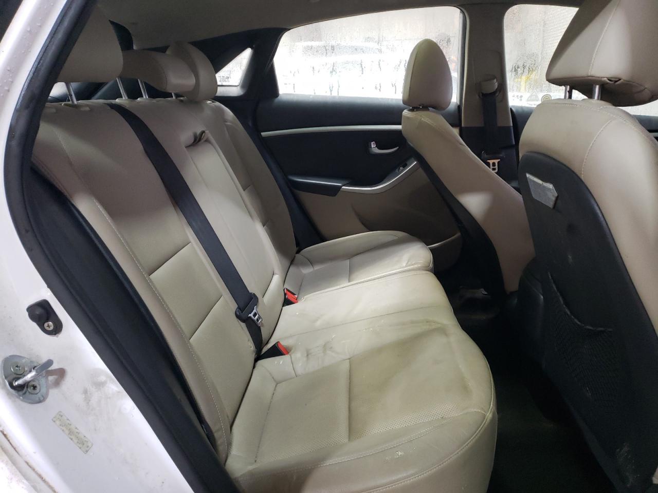 2013 Hyundai Elantra - Image 10
