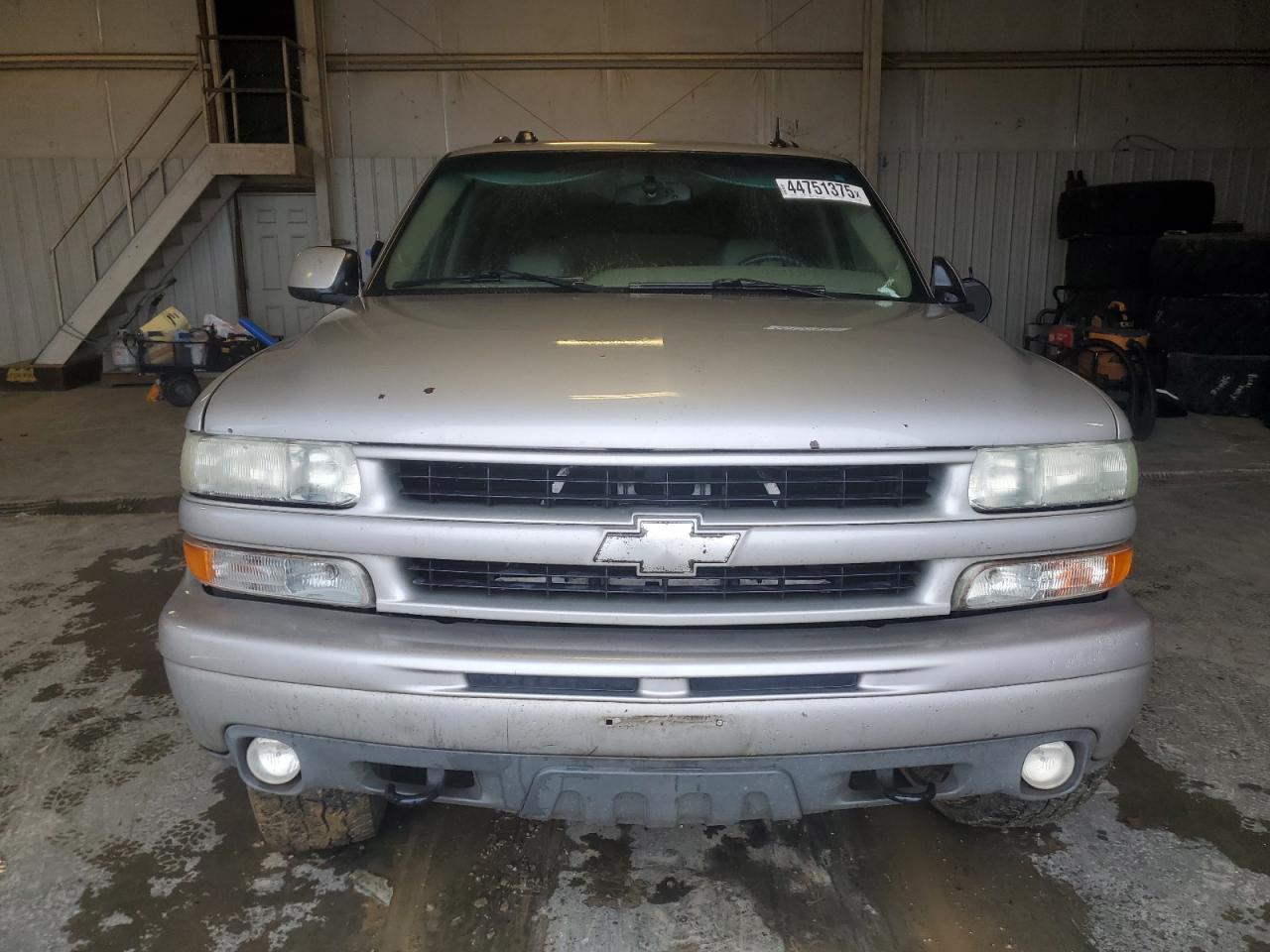 2005 Chevrolet Suburban - Image 5
