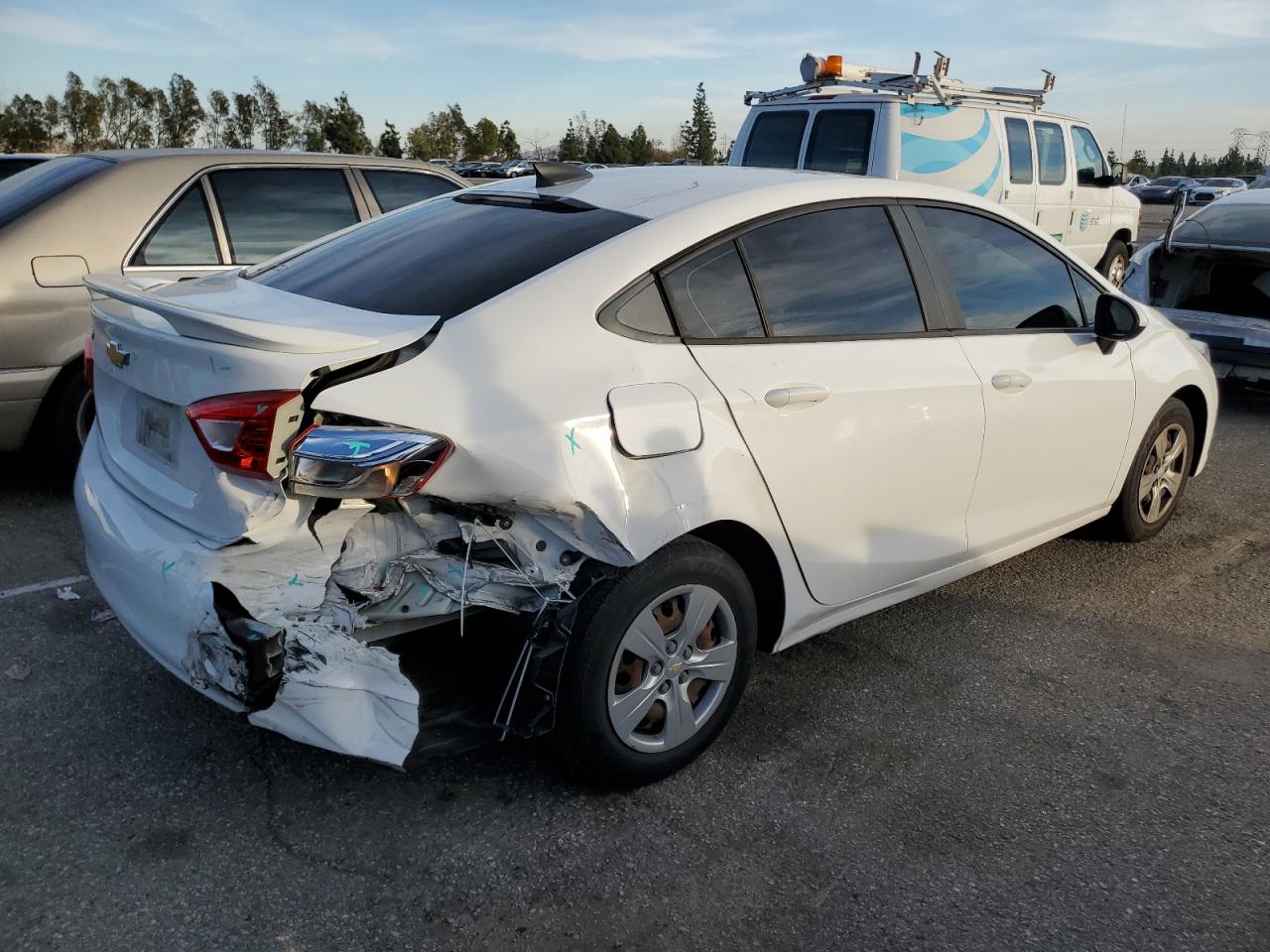 2017 Chevrolet Cruze - Image 3