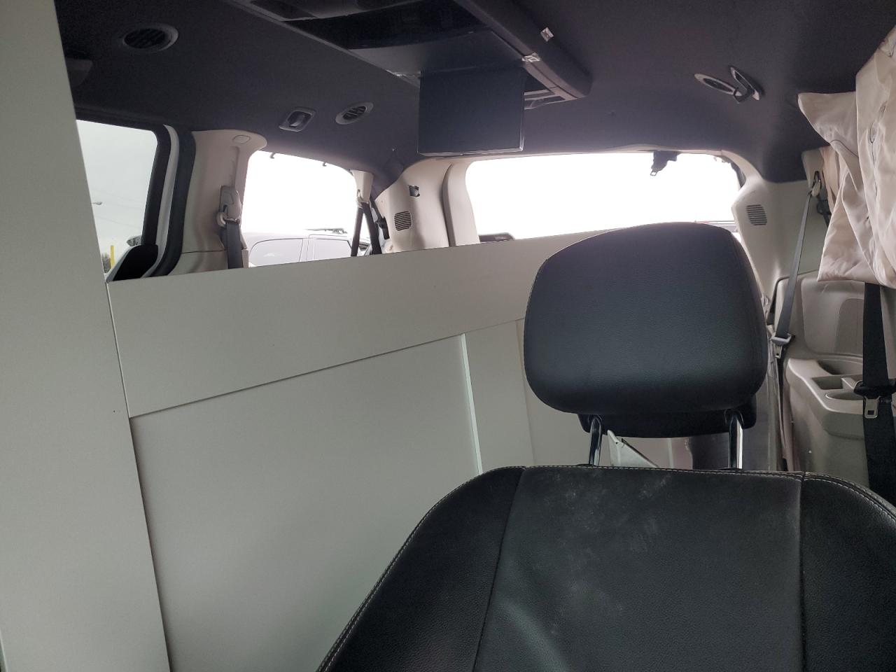 2014 Dodge Caravan - Image 10