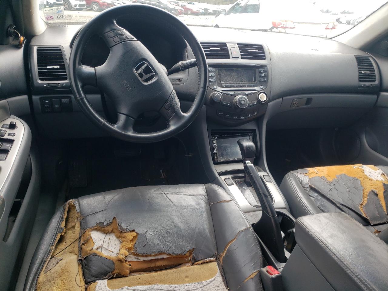2004 Honda Accord - Image 8