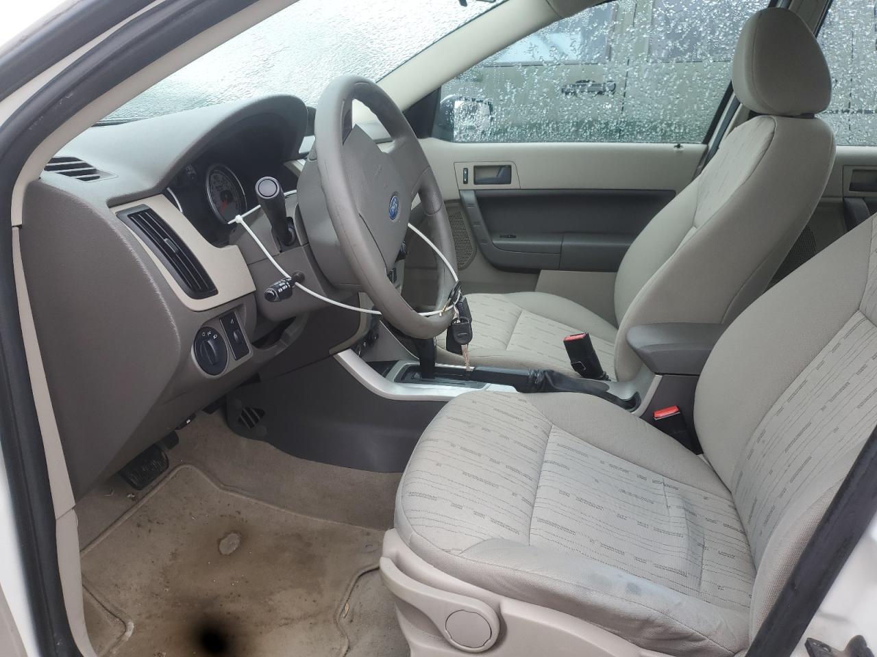 2010 Ford Focus - Image 7