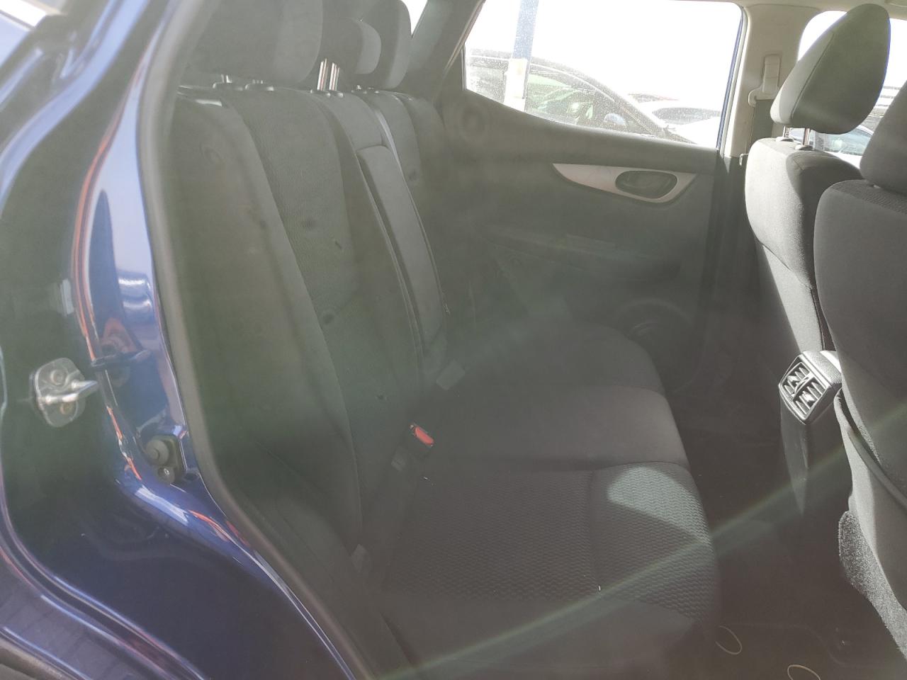 JN1BJ1CP4HW007033 NISSAN ROGUE 2017