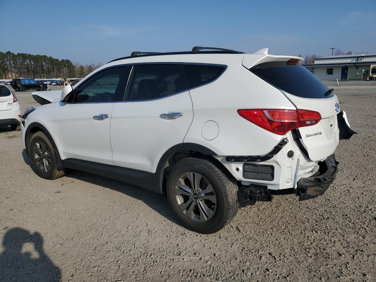 2016 Hyundai Santa Fe - Image 2