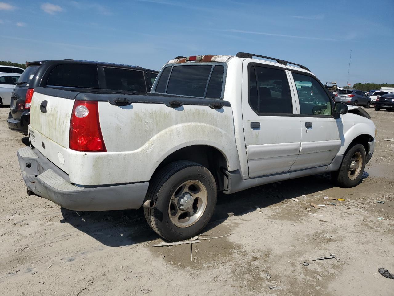 2004 Ford Explorer - Image 3