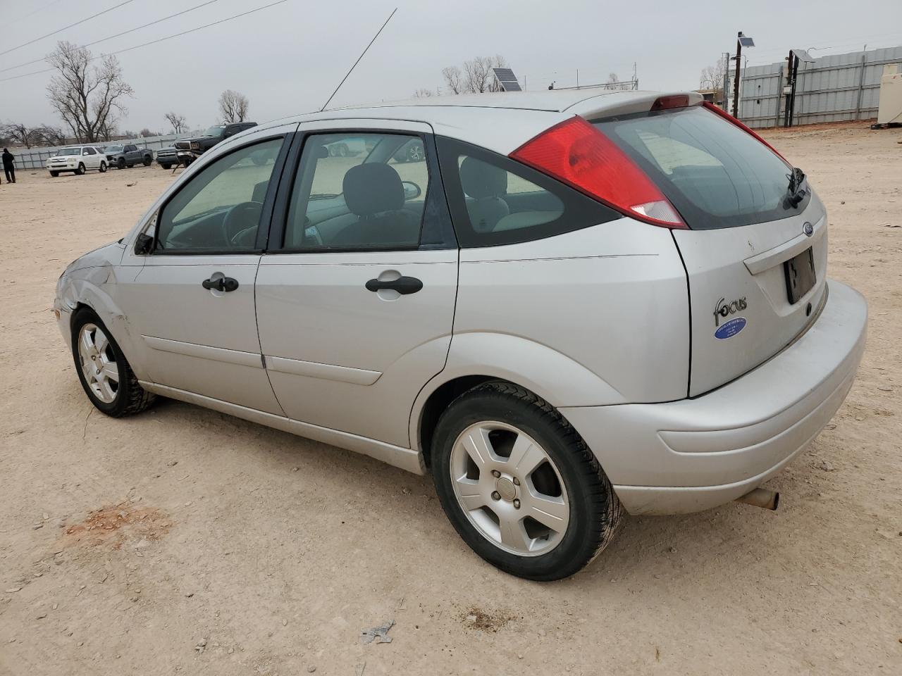 2004 Ford Focus - Image 2