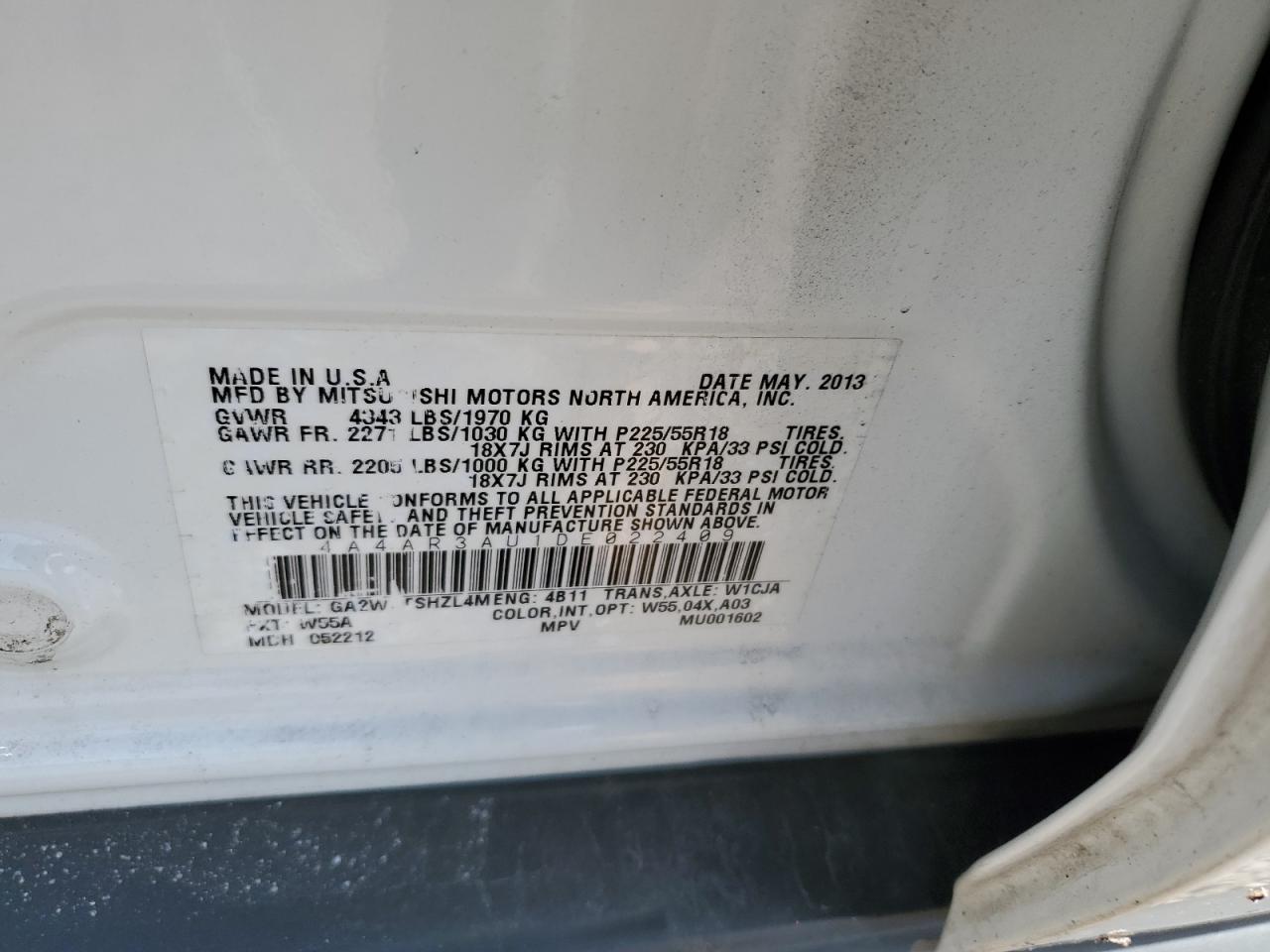 2013 Mitsubishi Outlander - Image 12