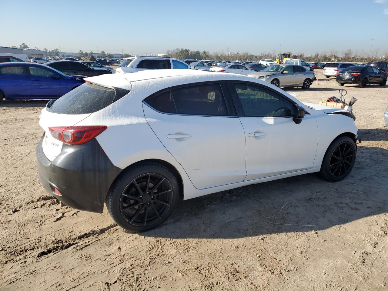 2015 Mazda 3 - Image 3