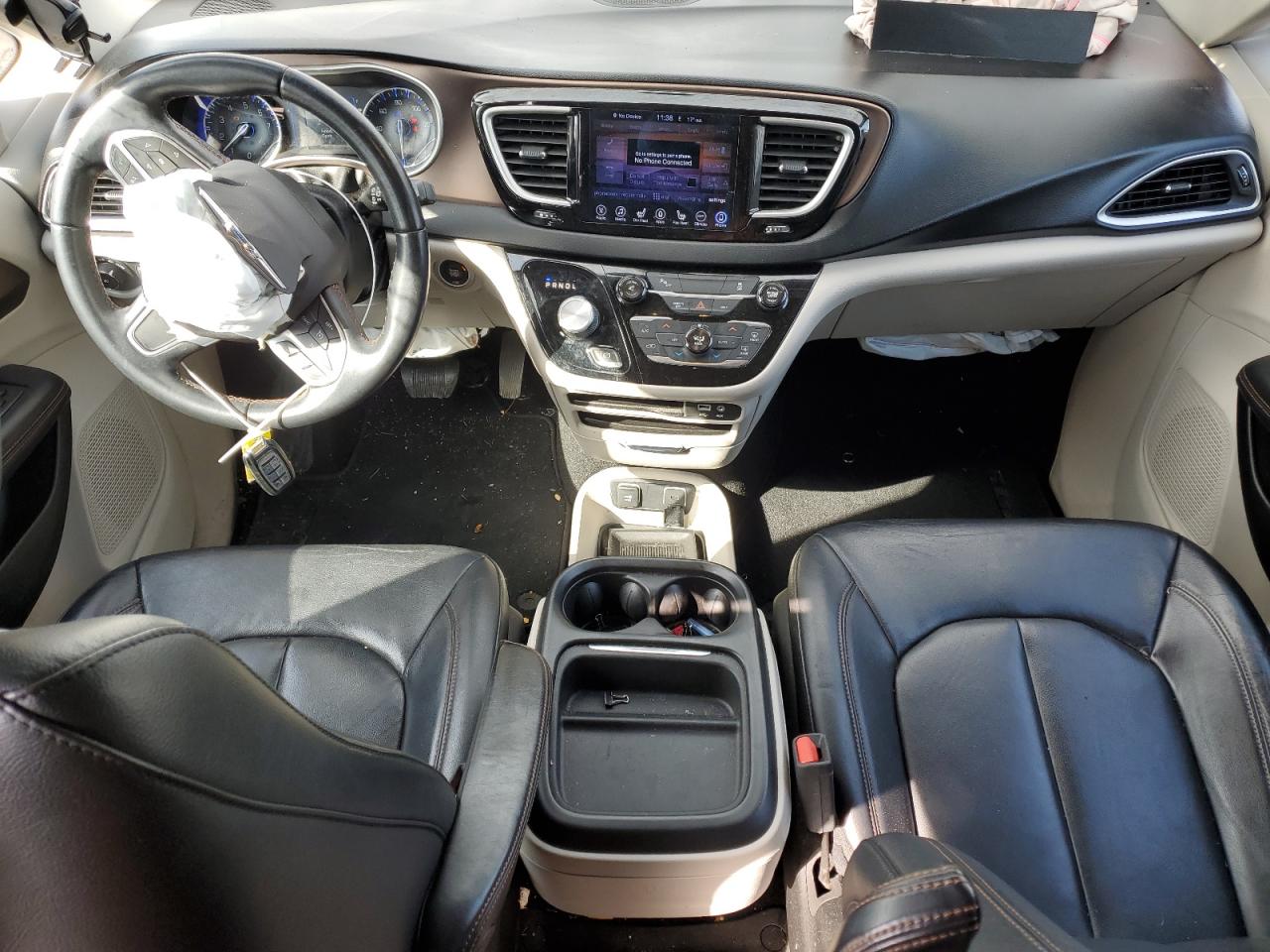 2017 Chrysler Pacifica - Image 8