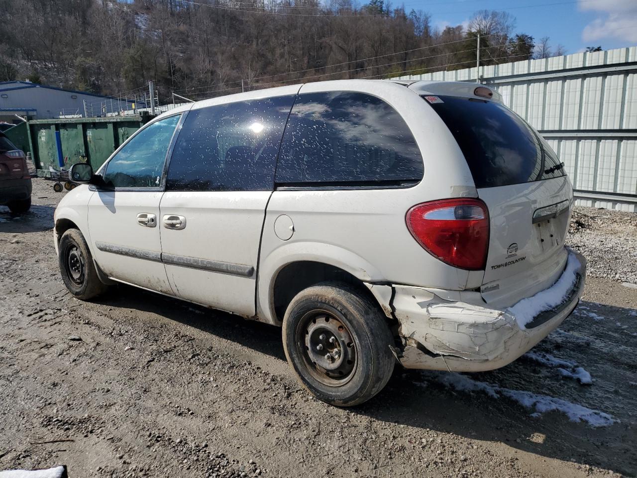 2006 Chrysler Town & Country - Image 2