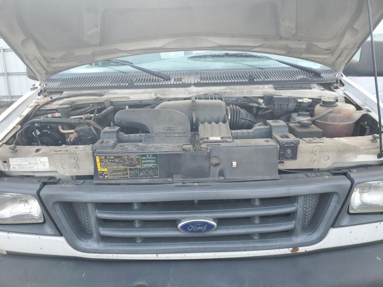 2004 Ford Econoline - Image 12