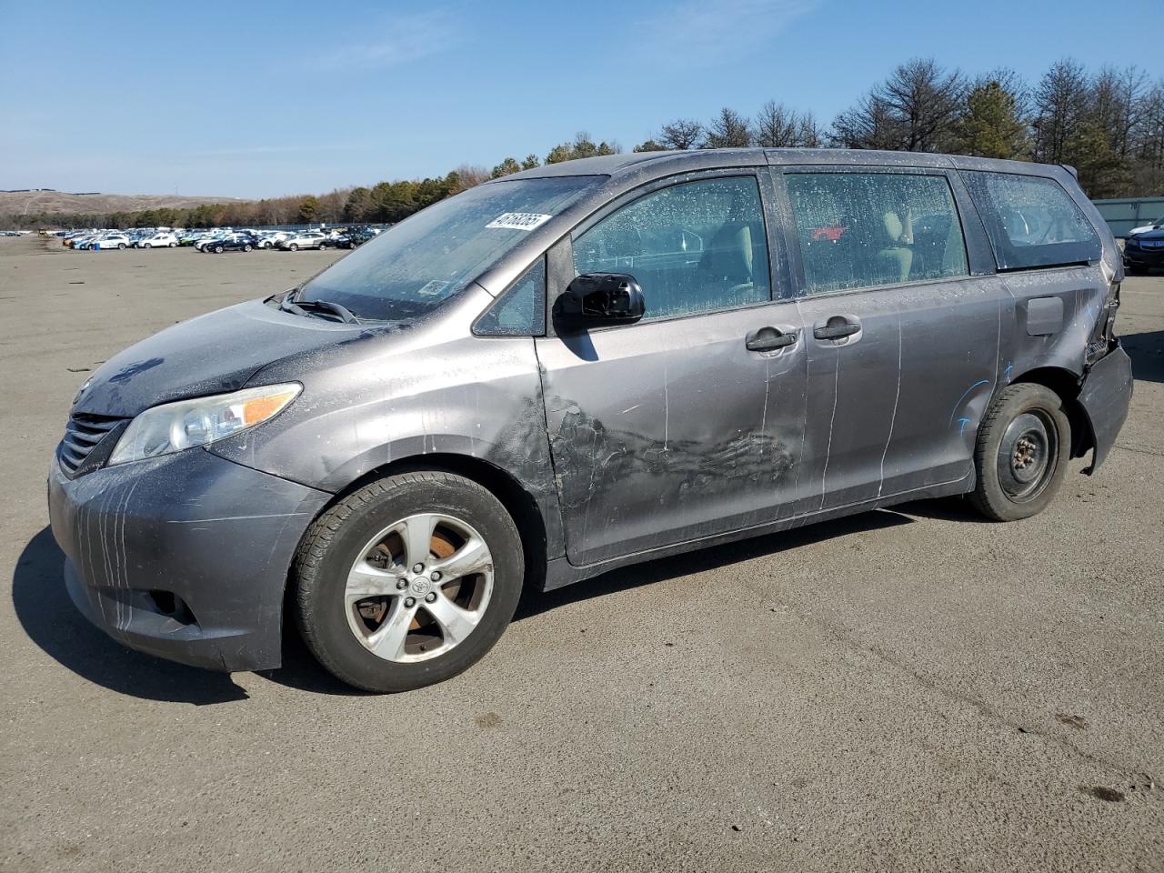 2013 Toyota Sienna - Image 1