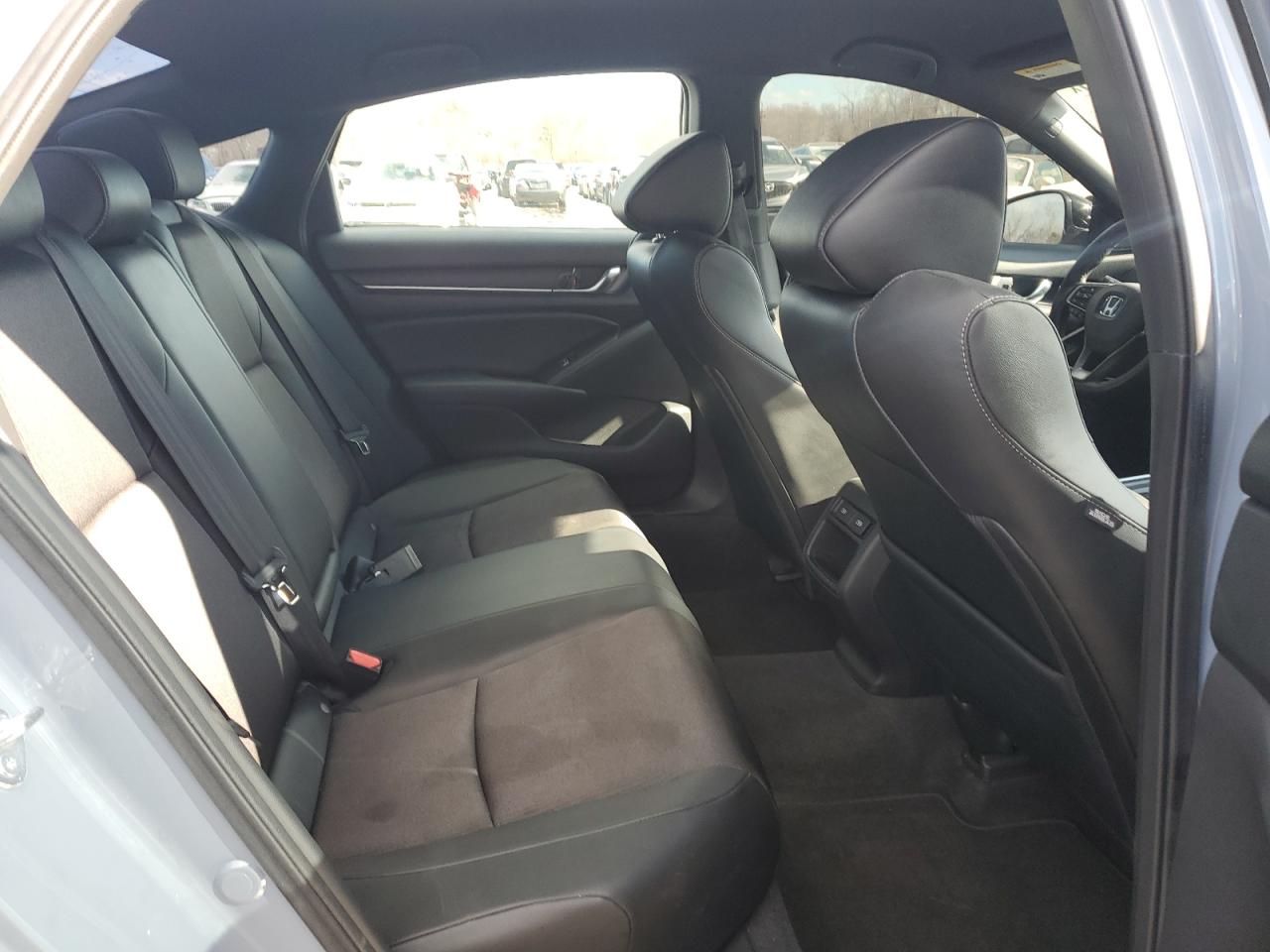 2022 Honda Accord Sport VIN: 1HGCV1F31NA107681 Lot: 44134475